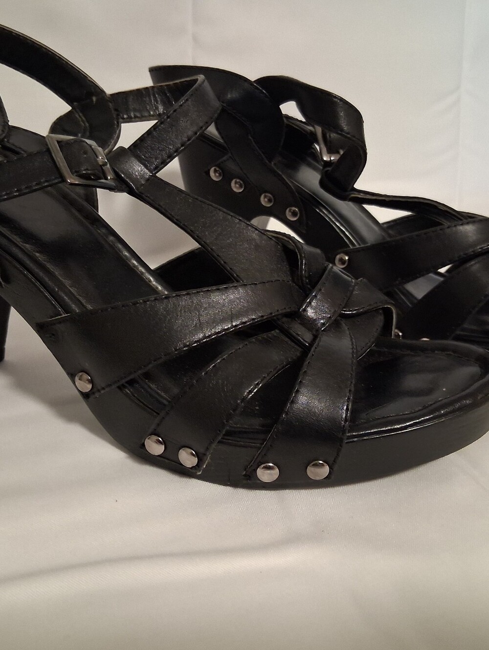 White Mountain Black Strappy Women's Sandals with Stud Detail, Size 9.5M